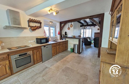 Chammes Cottage | Charming Village Gîte, 4 Bedrooms, Garden, Near Sainte-Suzanne, Fully Inclusive