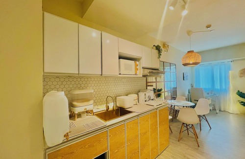 CSJDM Condo | Charm Soleil Staycation- Cozy & Aesthetic, 1BR, Pool, WiFi+Netflix & Walk to SM