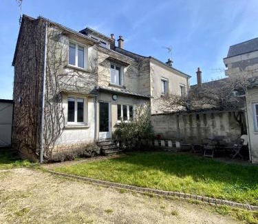 Saint-Nicolas-de-Bourgueil House | Charmante maison au cœur du village