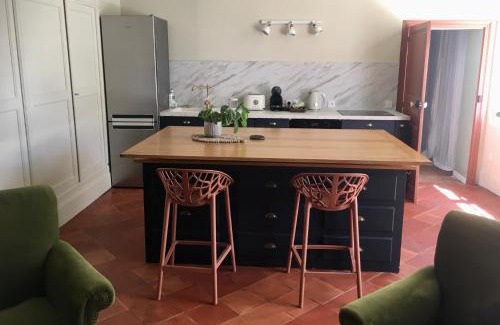 Villefranche-de-Lauragais Apartment | Charmant appartement en rdc dans château avec parc