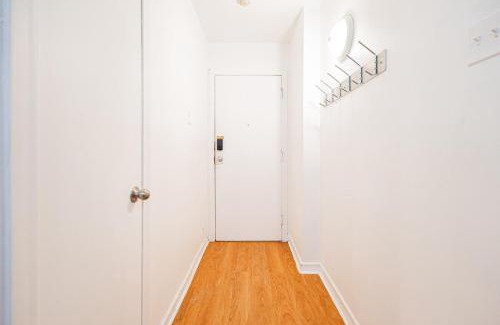 Milton Park Apartment | Charmant 1 BD a Mcgill Parking Gratuit