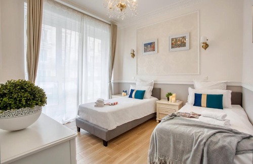 Bonne-Nouvelle Apartment | Charmant 150m2 5CH Romantic - Centre Ville - Clim