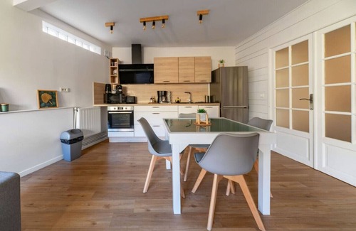 Quartier de France Apartment | Charmant 3 pièces centre refait à neuf avec jardin