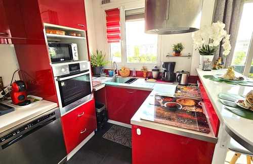 Champigny-sur-Marne Apartment | Charmant Appartement 2 Chambres Avec Balcon Proche de Paris & Disneyland