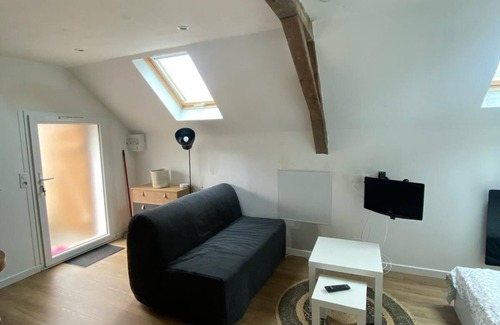 Ingrandes Apartment | Charmant Appartement à la Campagne Avec Parking et Cour Privatifs