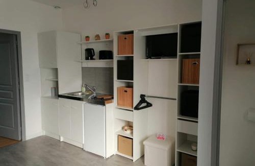 Noyant Apartment | Charmant F2