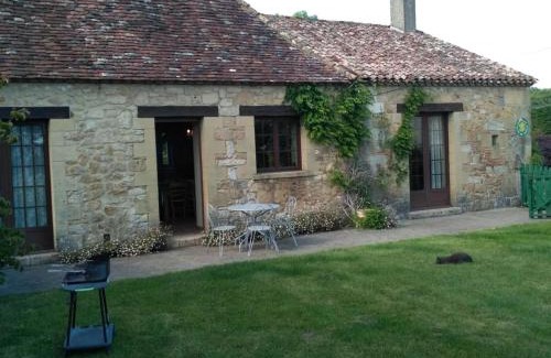 Cause-de-Clerans House | Charmante Maison de Campagne avec Jardin Clôturé, Cheminée et Wi-Fi Proche de la Dordogne - FR-1-616-150