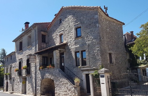 Le Caylar Apartment | Charmant Gîte au Coeur du Caylar