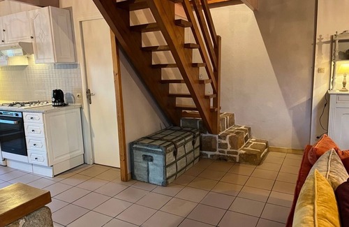 Plougasnou House | Charmant Gîte Dans Petit Manoir du XVI ème au Calme à 5 Minutes des Plages