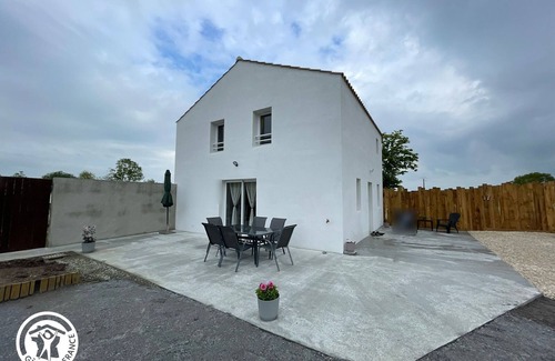 Saint-Gervais Cottage | "Charmant gîte en campagne, proche plages et Passage du Gois, avec terrasse et jardin"