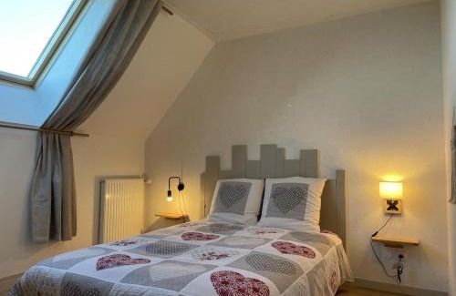 Blomard House | Charmant Gîte Familial avec Piscine, Jardin et Aire de Jeux - Capacité 15 Pers, Blomard - FR-1-489-353