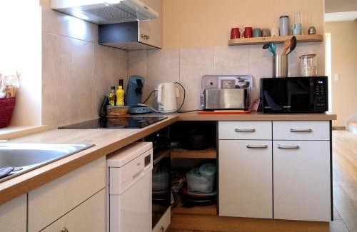 Montagney House | Charmant gîte rénové avec terrasse et parking au cœur de Montagney - FR-1-583-482