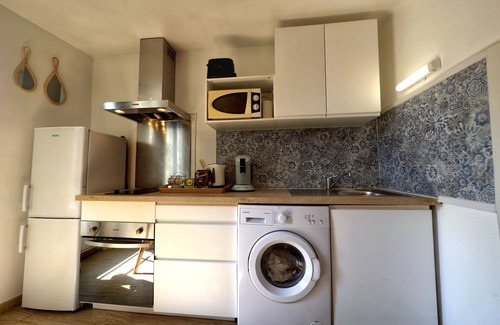 Remoulins Apartment | Charmant Studio à 200m du Gardons