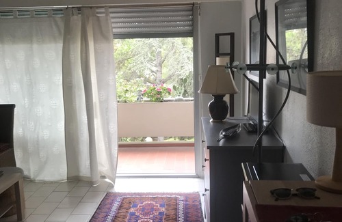 La Plage Apartment | Charmant Studio Avec Terrasse Dans Résidence Arborée à 100m des Plages