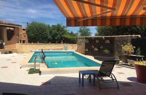 Sernhac Apartment | Charmant studio avec piscine partagée à Sernhac - 30 m²
