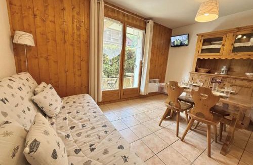 Praz-sur-Arly Apartment | Charmant Studio Cabine à Praz-Sur-Arly, Ideal Pour 4 avec Parking, Proche Village et Remontées - FR-1-603-17