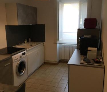 Saint-Pierre-le-Moutier Apartment | Charmant T2 RDC dans résidence avec parc arboré