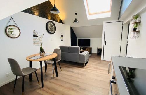 Saint-Pol-sur-Mer Apartment | Charmant T2 atypique Industriel