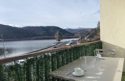 Jassat Apartment | Charmant T2 Avec Balcon Donnant vue sur le lac Chambon et le Massif du Sancy