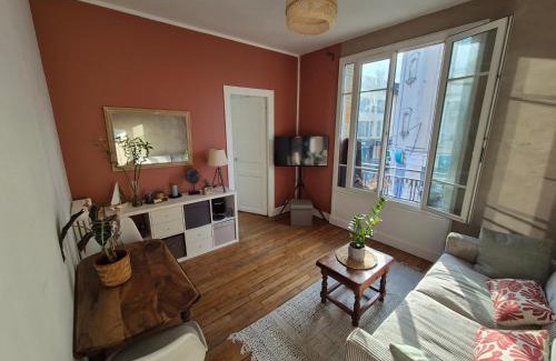Poissy Apartment | Charmant T2 avec cachet - Au cœur de Poissy & à 20 min de Paris !