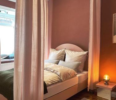 Neustadt Apartment | Charmante Altbauwohnung am Park und Messe