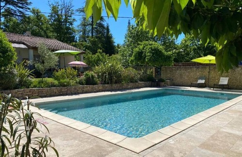 Venasque Bed & Breakfast | Charmante Chambre D'hôte au Coeur de la Provence à Venasque
