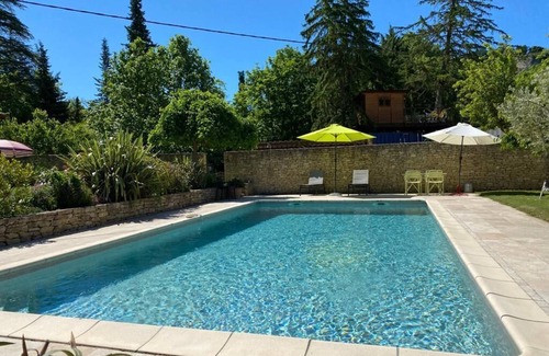 Venasque Bed & Breakfast | Charmante Chambre D'hôte au Coeur de la Provence, à Venasque