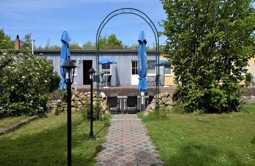 Wiek Apartment | Charmante Ferienwohnung mit Garten in Wiek