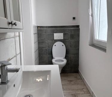 Jois Apartment | Charmante Ferienwohnung mit Segelmöglichkeit