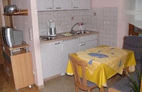 Neuendorf Apartment | Charmante Ferienwohnung mit Terrasse