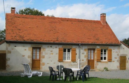Vieure House | Charmante fermette au vert près de la forêt de Tronçais, 2 chambres, animaux acceptés, linge inclus - FR-1-489-311