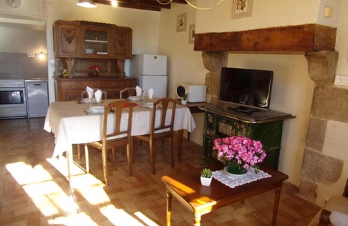 Vieure House | Charmante fermette au vert près de la forêt de Tronçais, 2 chambres, animaux acceptés, linge inclus - FR-1-489-311