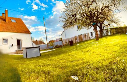 Nersingen Apartment | Charmante, helle Wohnung mit Garten nahe Legoland