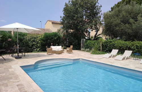 Caderousse House | Charmante Maison Avec Piscine Proche Centre-ville