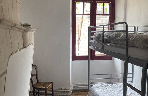 Buxeuil House | Charmante Maison de Campagne Rénovée du 17e 6 Voyageurs Rivière et Jacuzzi
