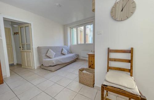 Autignac House | Charmante Maison de Village - Plages 30'