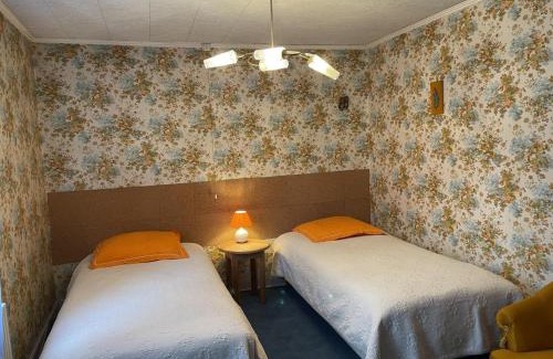 Arfeuilles House | Charmante maison familiale avec cour fermée, proche randonnées et sites naturels - FR-1-489-277