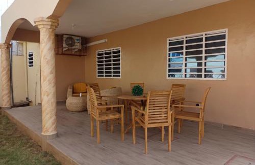 Abomey-Calavi Villa | Charmante maison près de Cotonou