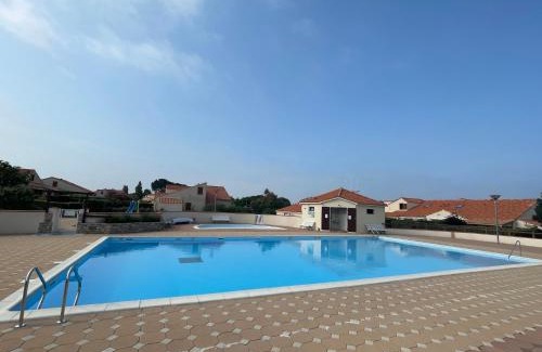 Brem Sur Mer House | Charmante Maison proche mer avec piscine collective