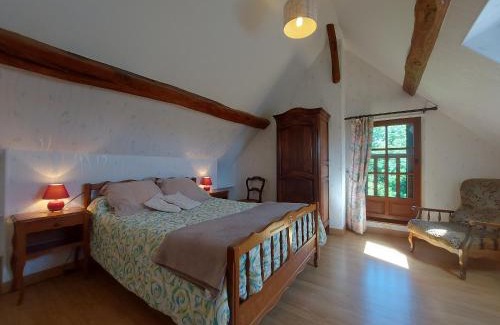La Saucelle House | Charmante Maison Rénovée avec Jardin, BBQ et Loisirs à La Saucelle - FR-1-581-13