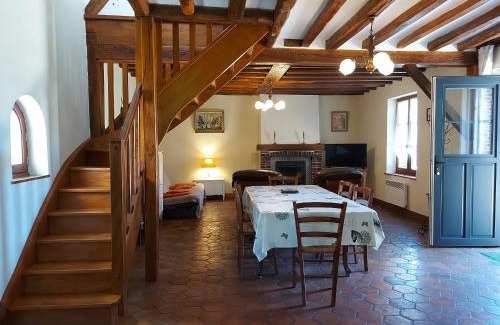 La Saucelle House | Charmante Maison Rénovée avec Jardin, BBQ et Loisirs à La Saucelle - FR-1-581-13