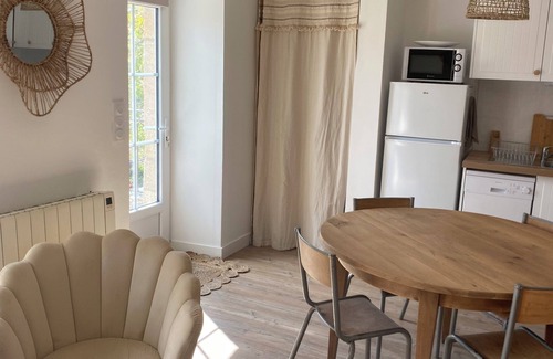 Mortagne-sur-Sevre House | Charmante Petite Maison à 10 mn du puy du fou et 1h des Plages Vendéennes