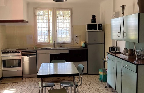 Cadenet House | Charmante Petite Maison Entre La Roque Dantheron et Lourmarin