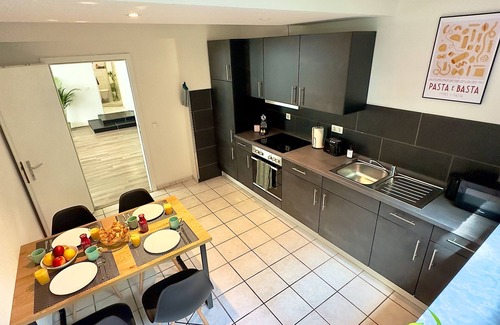 Kaarst Apartment | Charmantes Apartment mit Privatem Parkplatz