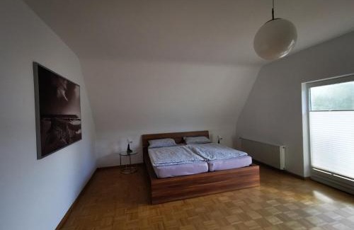 Eiserfeld Apartment | Charmantes Ferienhaus Casa Ella mit Balkon Nähe Kinderklinik