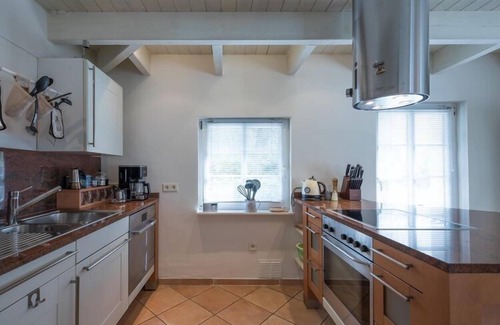 Lehe House | Charmantes Reetdachhaus in Lehe
