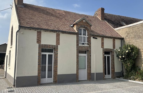 Gisy-les-Nobles House | Charme & Calme au Bord de L'oreuse
