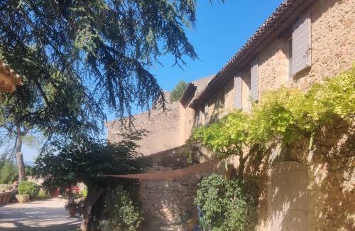 Lourmarin House | Charme et authenticité dans une ferme.