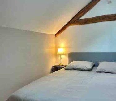 Vernou-la-Celle-sur-Seine Apartment | Charme et calme, 45 min de Paris Gare de Lyon