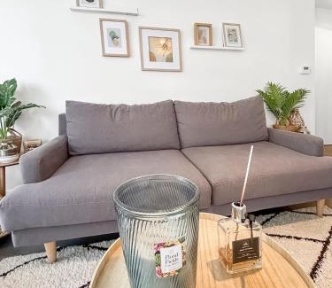 Bondy Apartment | Charme et confort à Bondy - proche Paris Disney CDG